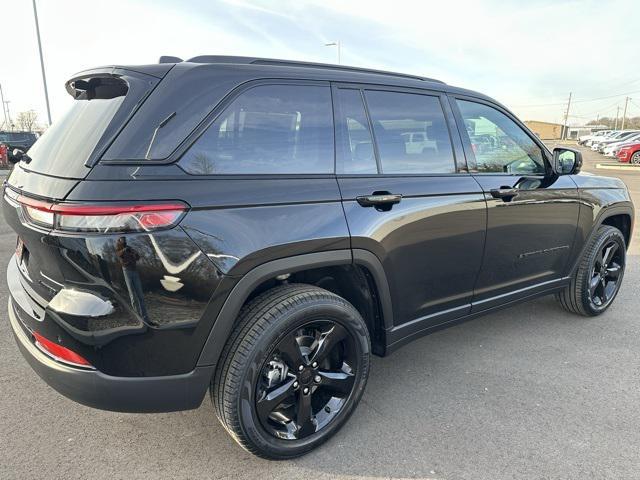 new 2025 Jeep Grand Cherokee car, priced at $51,904