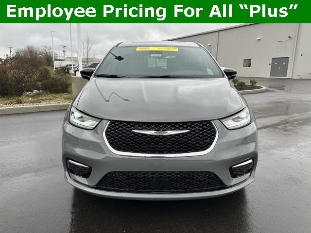new 2025 Chrysler Pacifica car, priced at $46,839