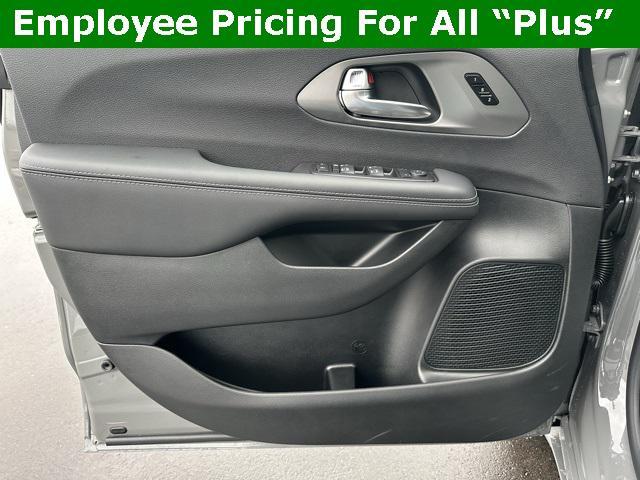 new 2025 Chrysler Pacifica car, priced at $46,839