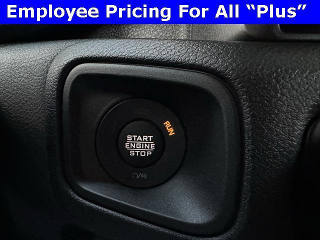 new 2025 Jeep Wrangler car, priced at $47,075