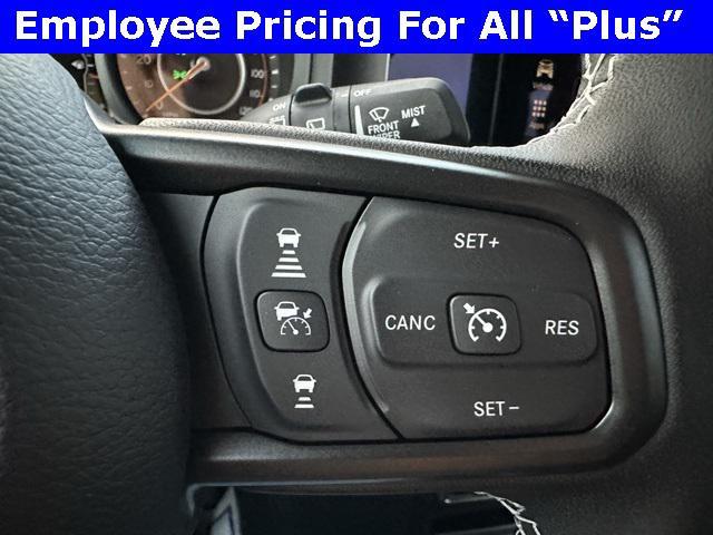 new 2025 Jeep Wrangler car, priced at $47,075