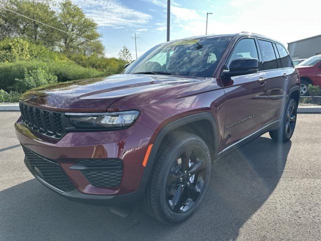 new 2025 Jeep Grand Cherokee car, priced at $44,876