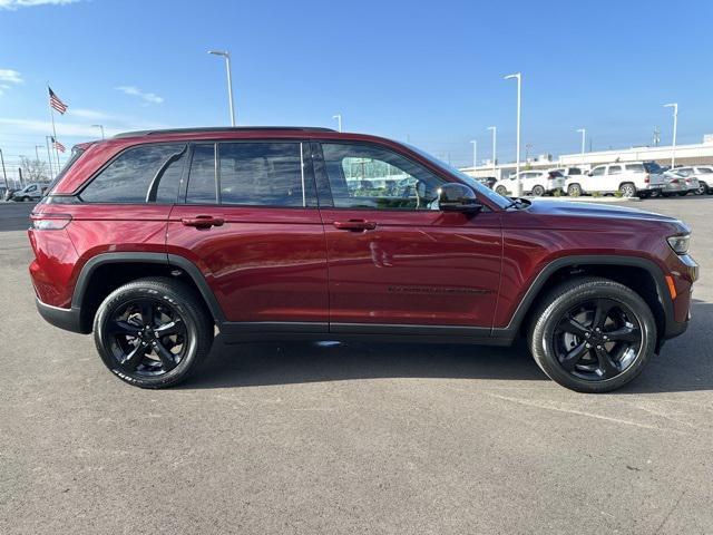 new 2025 Jeep Grand Cherokee car, priced at $44,876