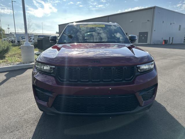 new 2025 Jeep Grand Cherokee car, priced at $44,876