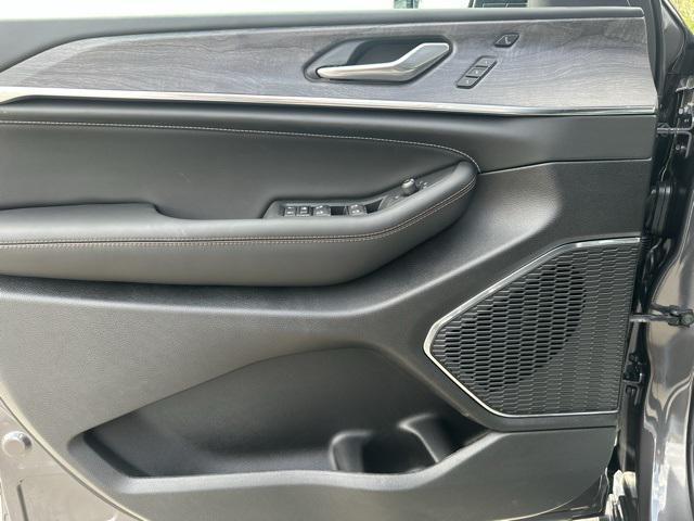 new 2025 Jeep Grand Cherokee L car, priced at $60,470