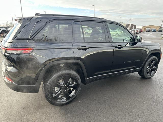 new 2025 Jeep Grand Cherokee car, priced at $46,112