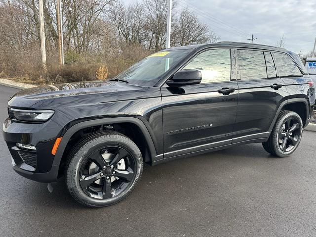 new 2025 Jeep Grand Cherokee car, priced at $46,112