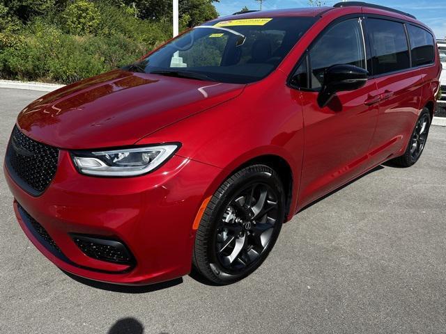 new 2026 Chrysler Pacifica car, priced at $54,173