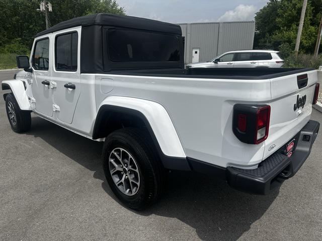 new 2025 Jeep Gladiator car, priced at $43,599