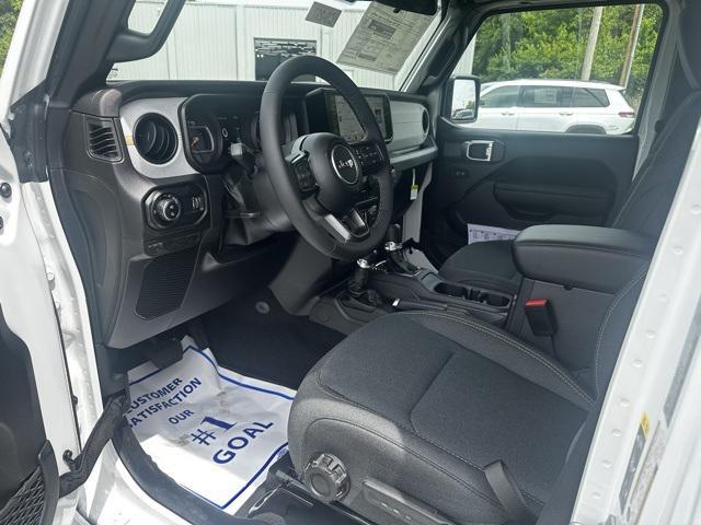 new 2025 Jeep Gladiator car, priced at $43,599