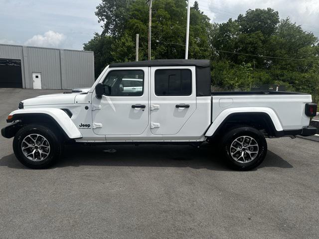 new 2025 Jeep Gladiator car, priced at $43,599