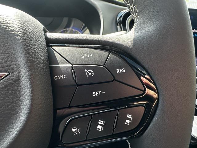 new 2025 Chrysler Pacifica car, priced at $47,520