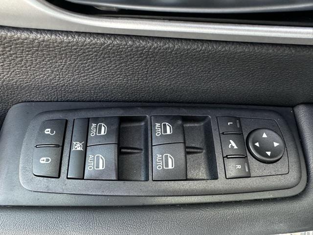 new 2025 Chrysler Pacifica car, priced at $47,520