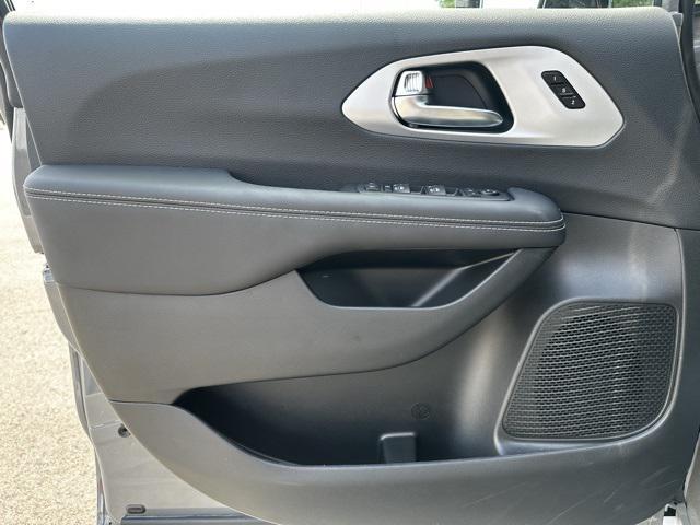new 2025 Chrysler Pacifica car, priced at $47,520