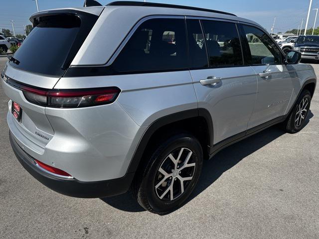 new 2025 Jeep Grand Cherokee car, priced at $43,108