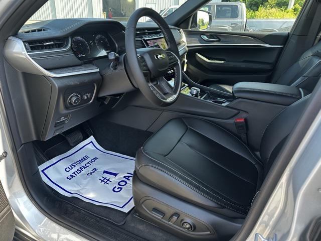 new 2025 Jeep Grand Cherokee car, priced at $43,108