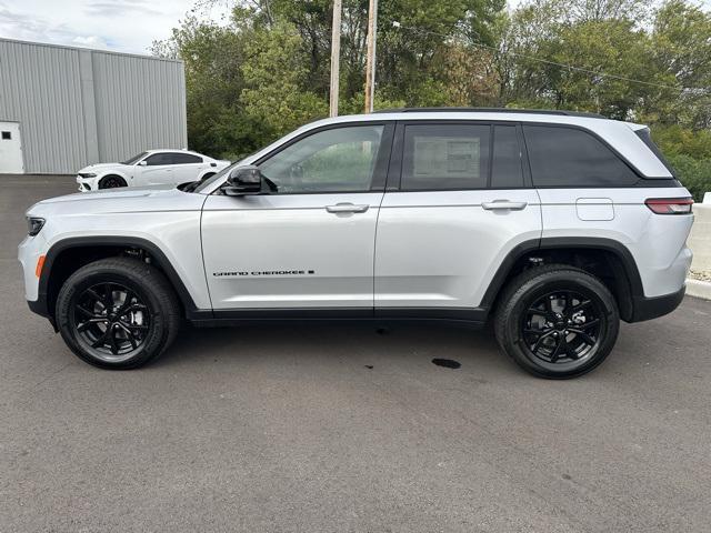 new 2025 Jeep Grand Cherokee car, priced at $42,500