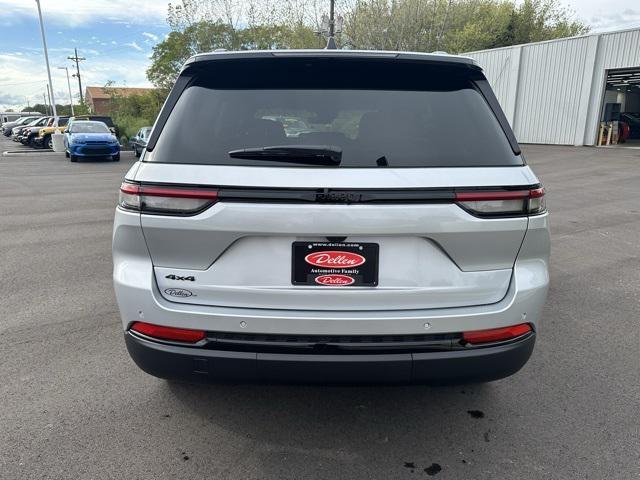 new 2025 Jeep Grand Cherokee car, priced at $42,500