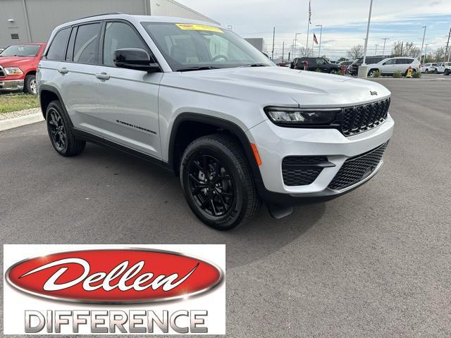 new 2025 Jeep Grand Cherokee car, priced at $42,500