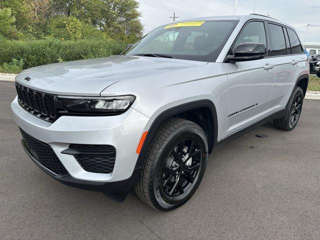 new 2025 Jeep Grand Cherokee car, priced at $42,500