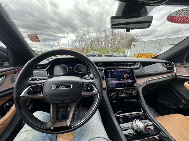 used 2022 Jeep Grand Cherokee car, priced at $40,495