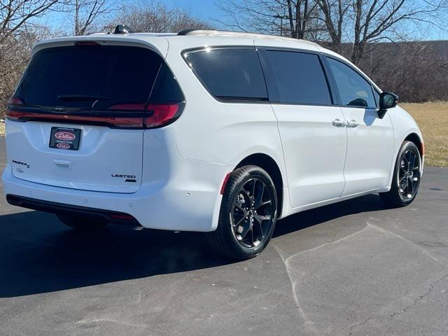 new 2024 Chrysler Pacifica car, priced at $51,568