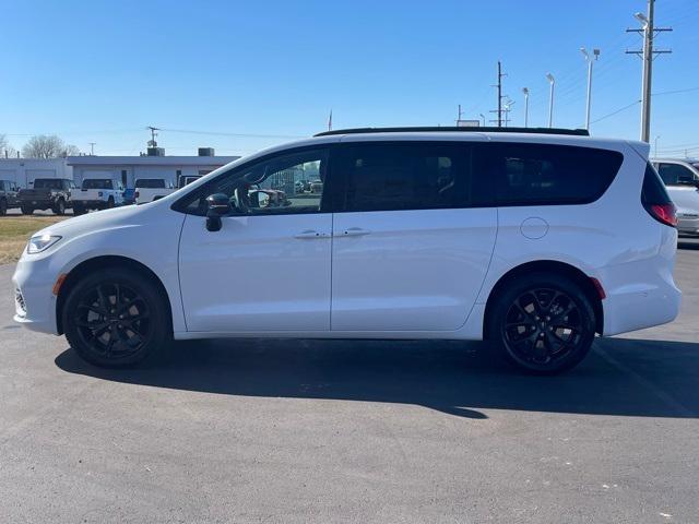 new 2024 Chrysler Pacifica car, priced at $51,568