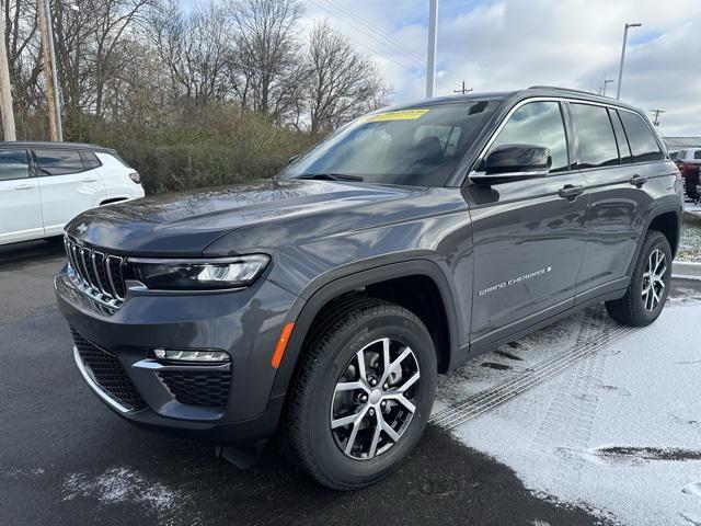 new 2025 Jeep Grand Cherokee car, priced at $45,922