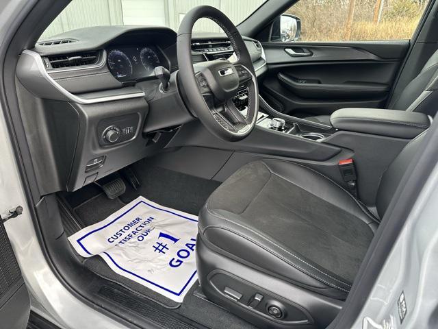 new 2025 Jeep Grand Cherokee car, priced at $42,479