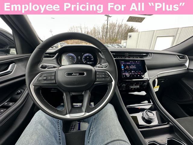 new 2025 Jeep Grand Cherokee car, priced at $43,586
