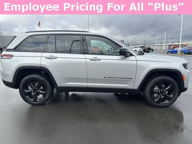 new 2025 Jeep Grand Cherokee car, priced at $43,586