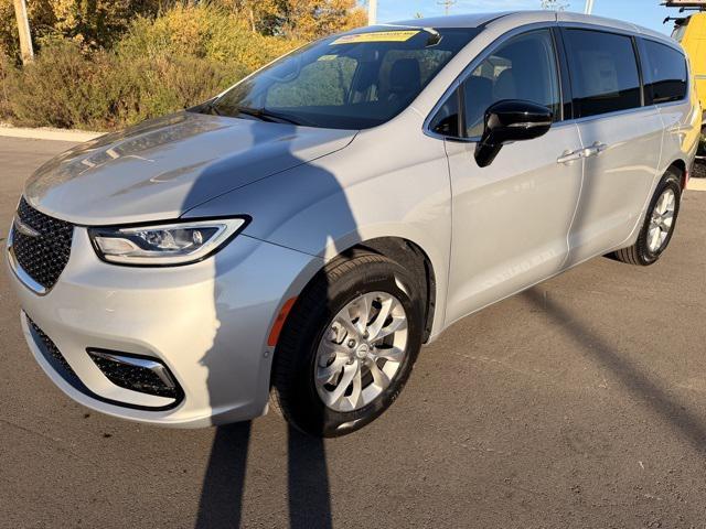 new 2026 Chrysler Pacifica car, priced at $44,057