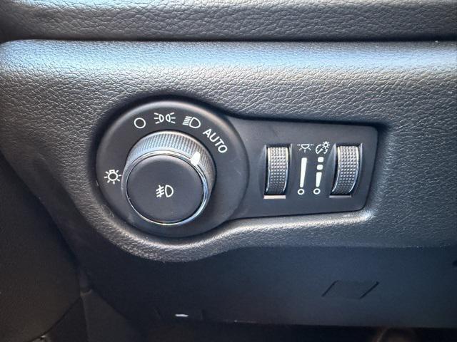 new 2026 Chrysler Pacifica car, priced at $44,057