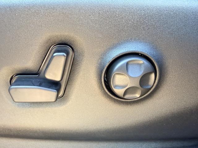 new 2026 Chrysler Pacifica car, priced at $44,057