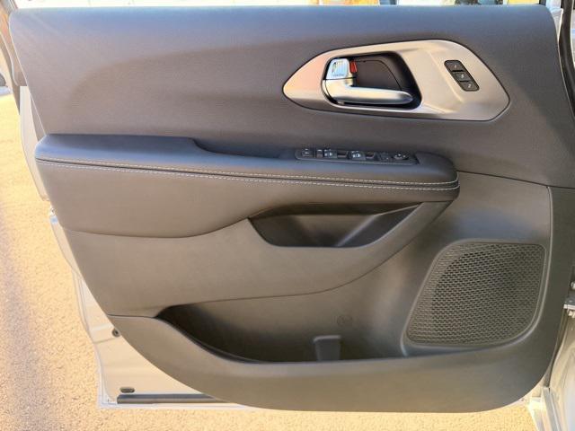 new 2026 Chrysler Pacifica car, priced at $44,057
