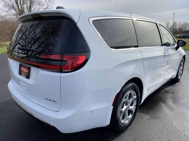 new 2024 Chrysler Pacifica car, priced at $47,038