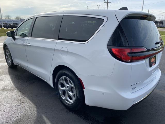 new 2024 Chrysler Pacifica car, priced at $47,038