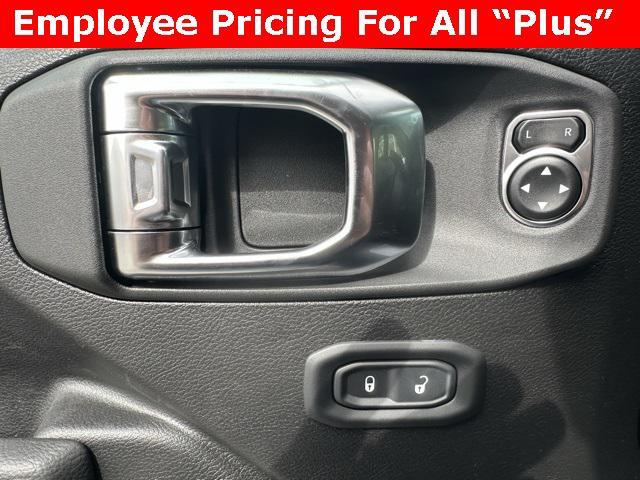 new 2025 Jeep Gladiator car, priced at $45,558