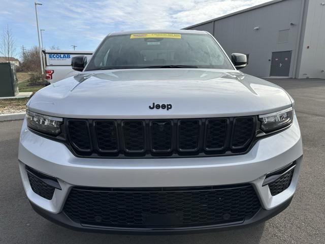 new 2025 Jeep Grand Cherokee car, priced at $51,904