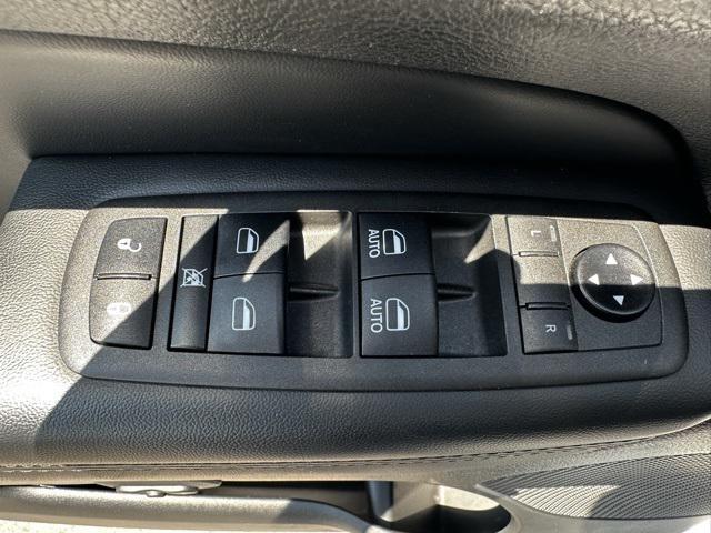 used 2021 Jeep Grand Cherokee car, priced at $31,995