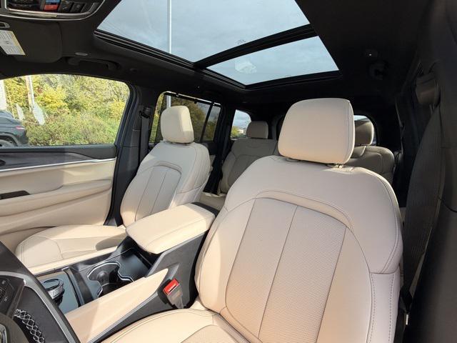 new 2025 Jeep Grand Cherokee car, priced at $49,121