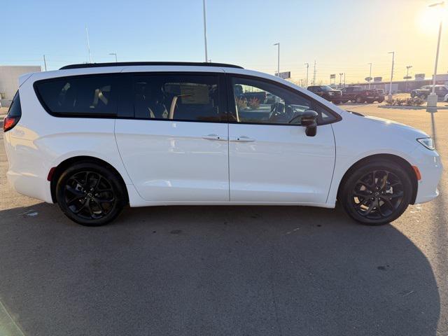 new 2026 Chrysler Pacifica car, priced at $51,322