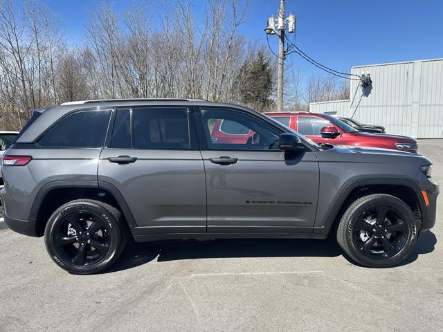 new 2025 Jeep Grand Cherokee car, priced at $44,125