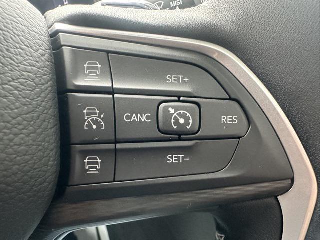 new 2025 Jeep Grand Cherokee car, priced at $38,937