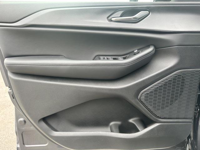 new 2025 Jeep Grand Cherokee car, priced at $38,937