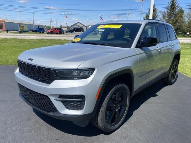 new 2024 Jeep Grand Cherokee car, priced at $42,406