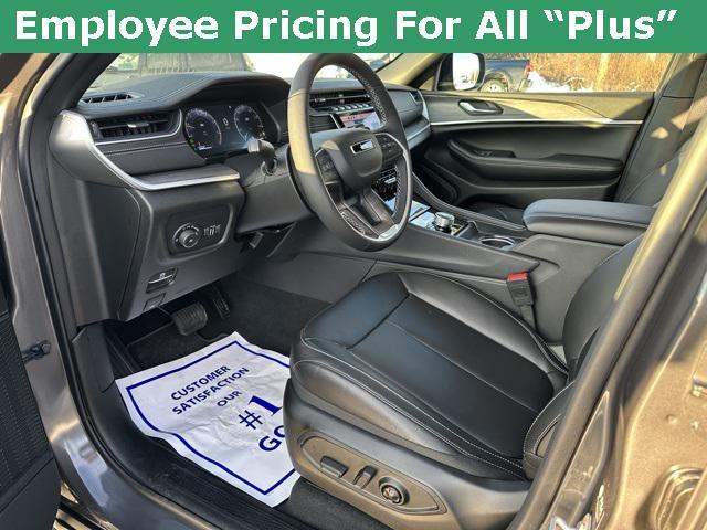 new 2025 Jeep Grand Cherokee car, priced at $44,862