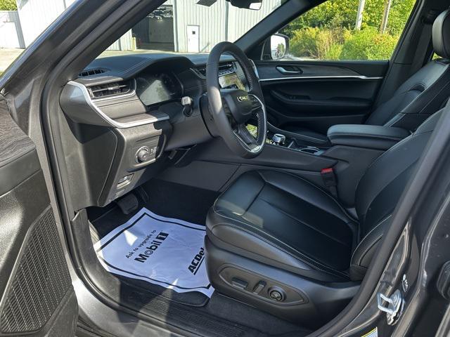 new 2025 Jeep Grand Cherokee car, priced at $39,912