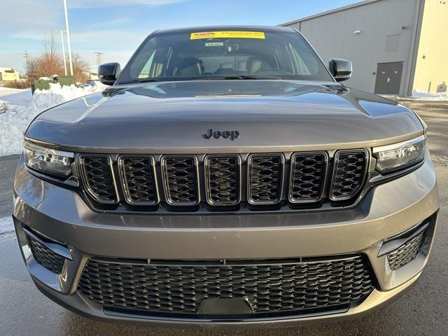 new 2025 Jeep Grand Cherokee car, priced at $45,997