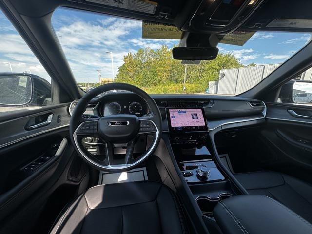 new 2025 Jeep Grand Cherokee car, priced at $39,912
